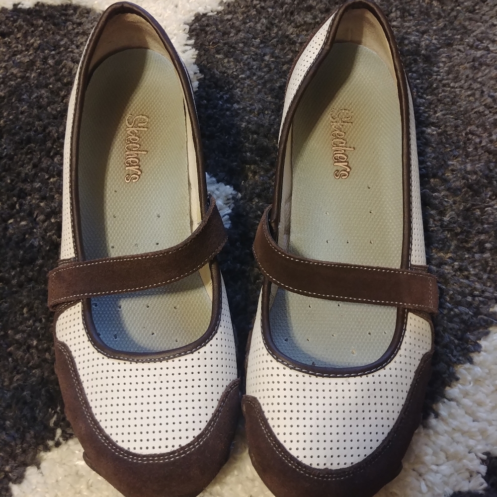 Sketchers Shoes